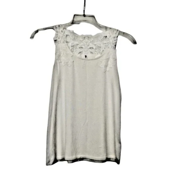 Leo & Nicole Women's Crochet Tank Top White Stretch USA Size Medium - Picture 1 of 8